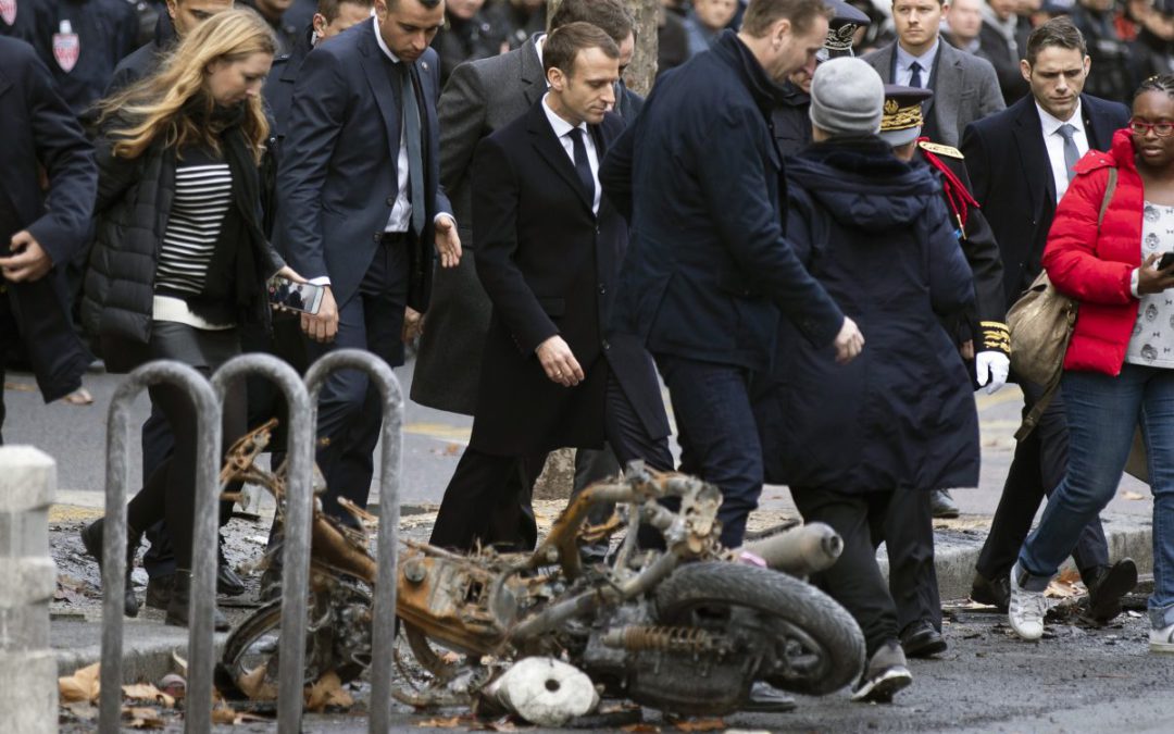 France’s “gilets jaunes” send shivers through Europe